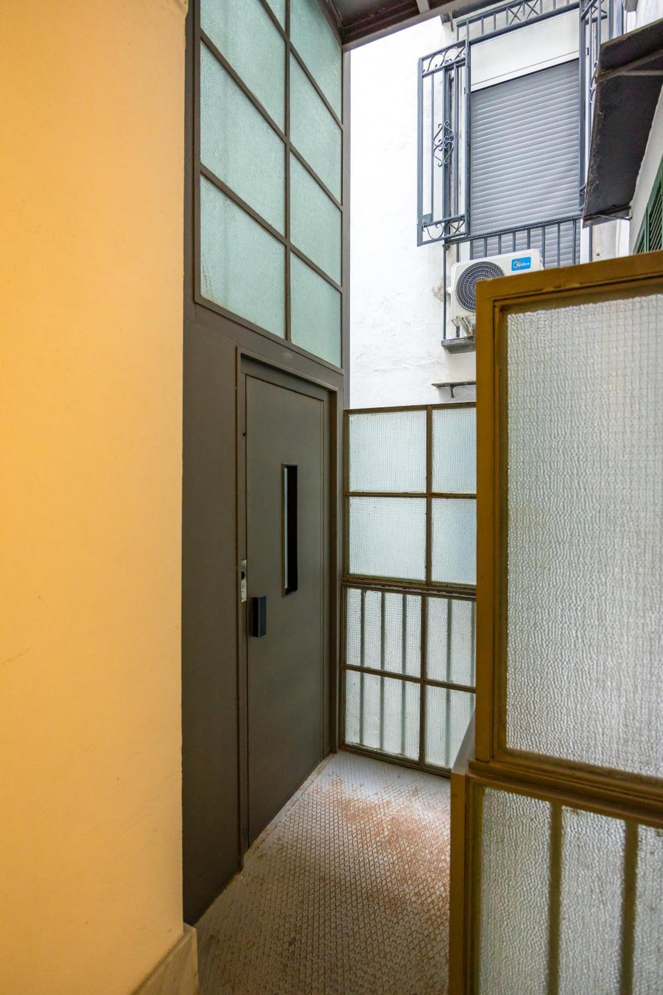 Hidden Gem On Chiaia Pedastrian Area By Napoliapartments Apartment