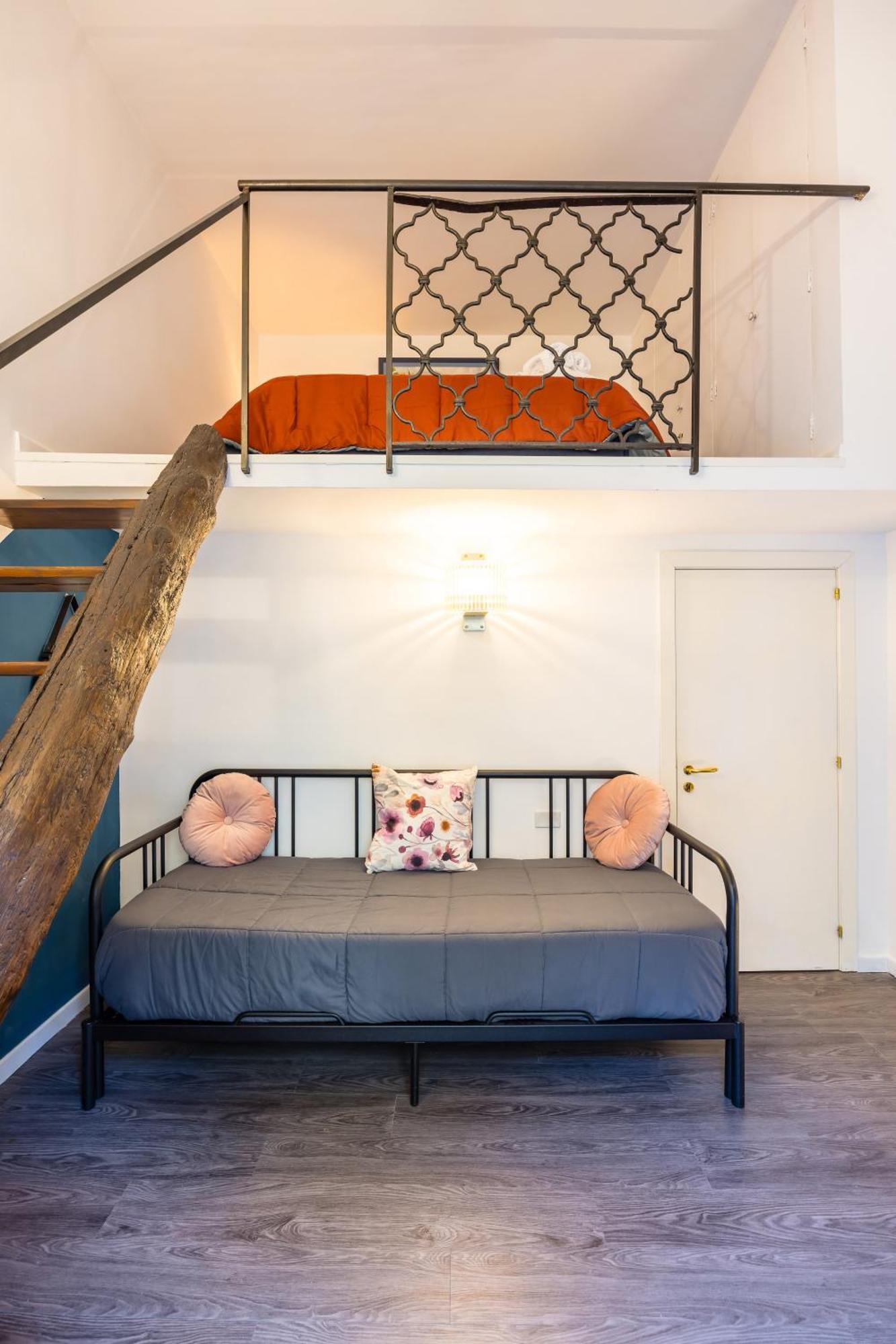 Apartment Hidden Gem On Chiaia Pedastrian Area By Napoliapartments *
