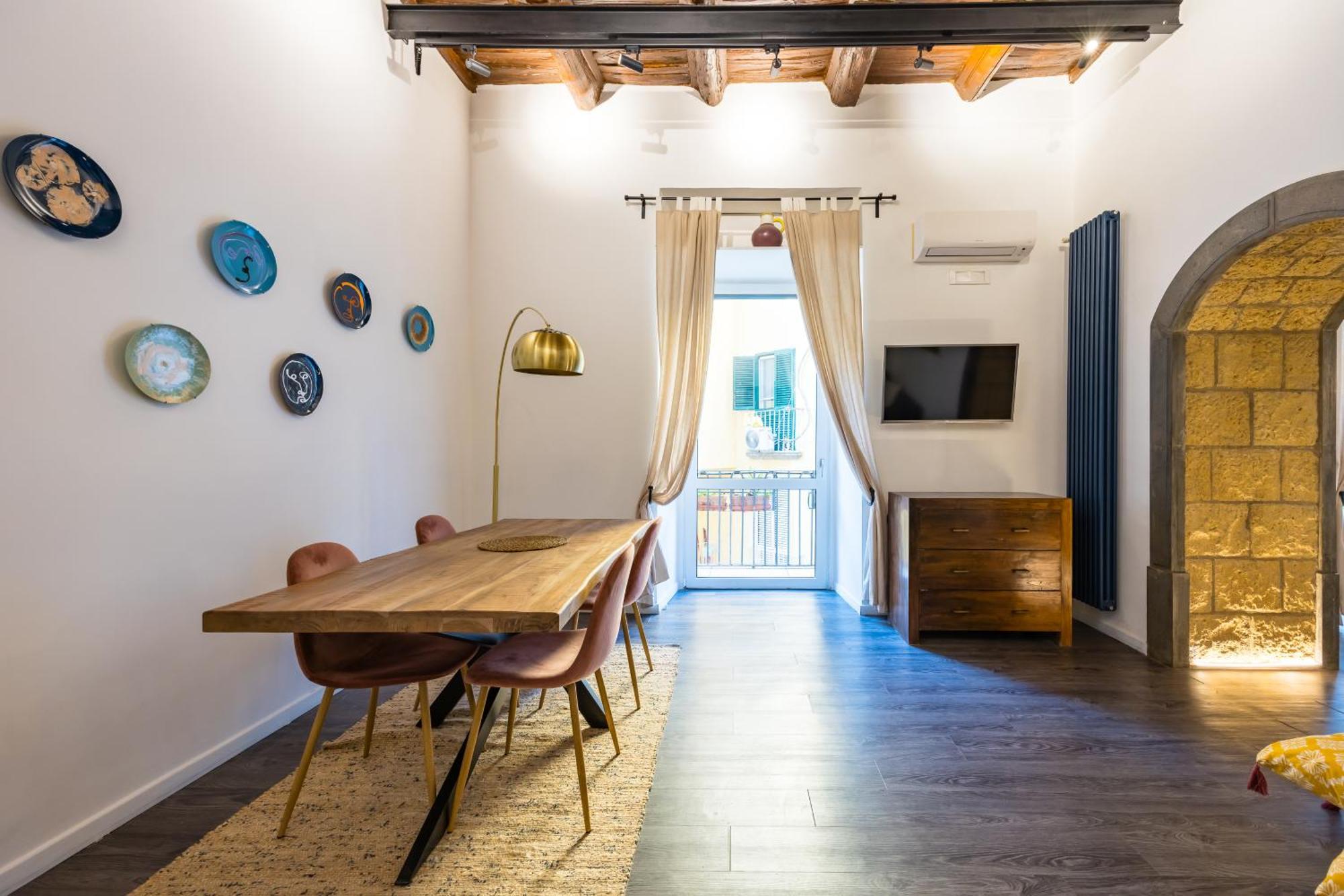 Apartment Hidden Gem On Chiaia Pedastrian Area By Napoliapartments
