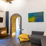 Hidden Gem On Chiaia Pedastrian Area By Napoliapartments